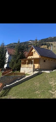 Komoran Villa | Villa Besi Bogë-Rugovë