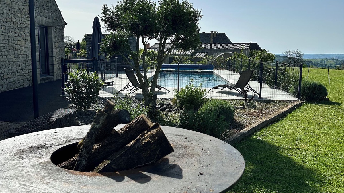 Saint-Robert Villa | Villa between Corrèze and Dordogne! Beautiful heated pool.