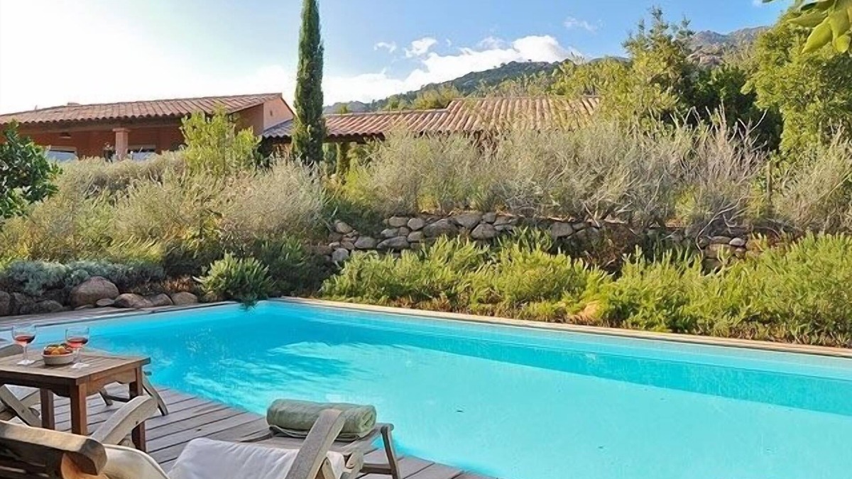 San-Gavino-di-Carbini Villa | villa between sea and scrub