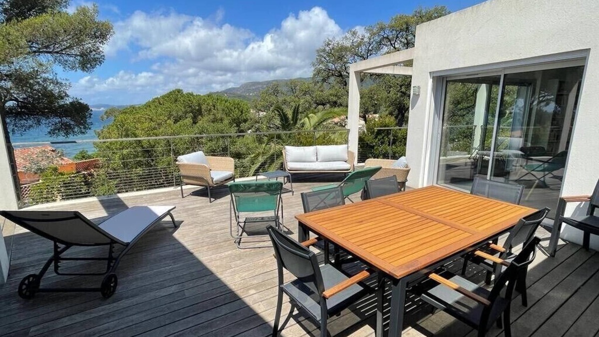 Cavaliere Villa | Villa blanche Aloha – Modern villa with sea view & private beach in Cavalière