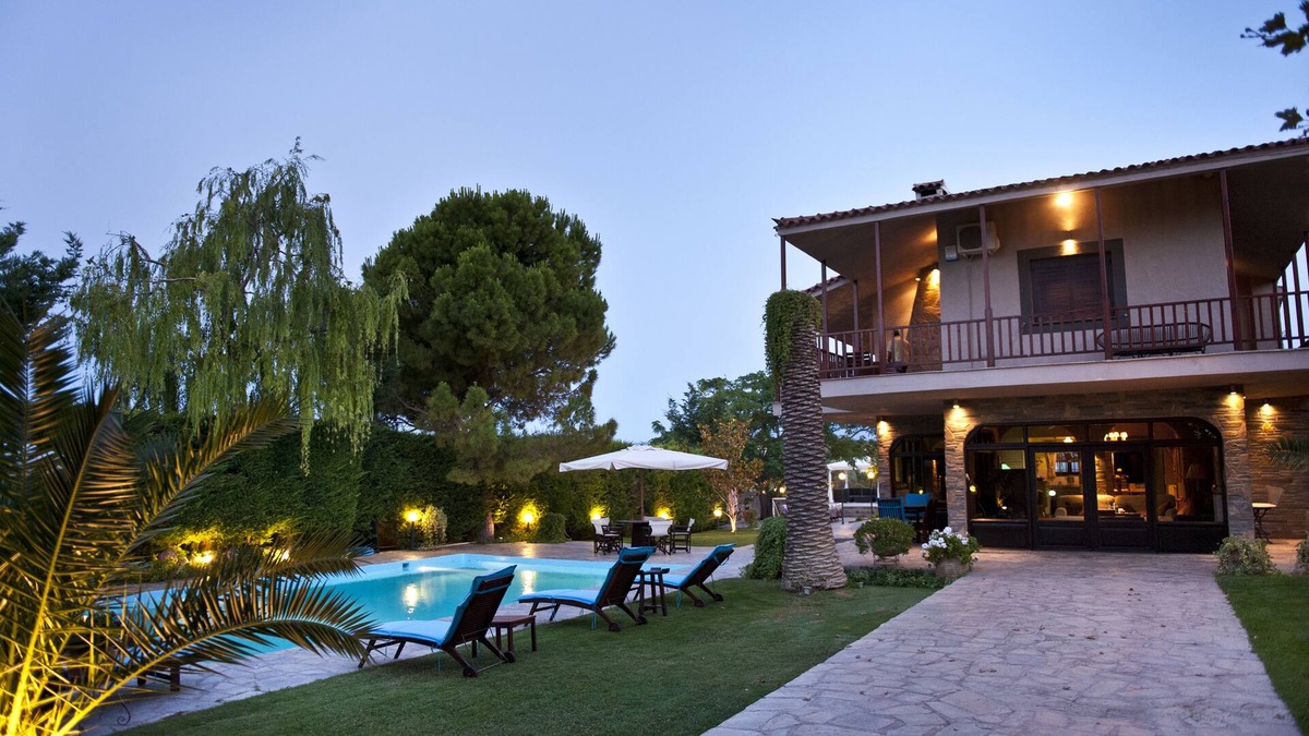 Chalcis Villa | Villa Bona: A secluded villa < 50 min. from Athens Intl. Airport