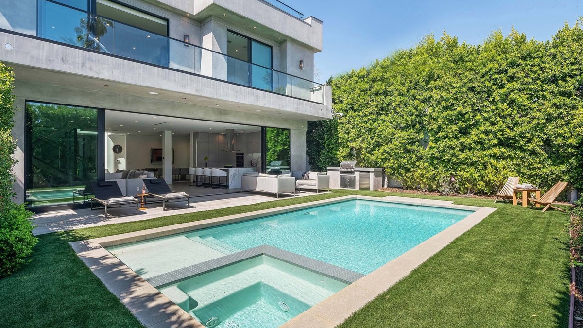 Beverly Grove Villa | Villa Bond by LuxJB🥇Design Award-Winner 🏆 Heated Pool & Jacuzzi 🏆Rooftop-Deck