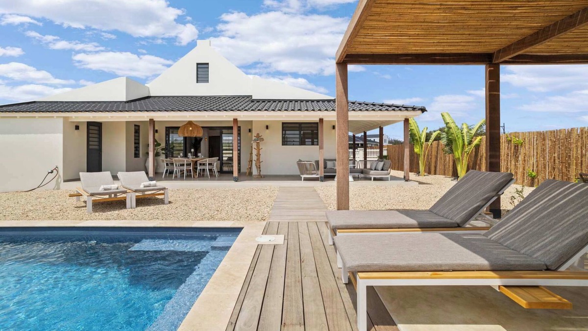 Kralendijk Villa | Villa Bonheur with refreshing private pool