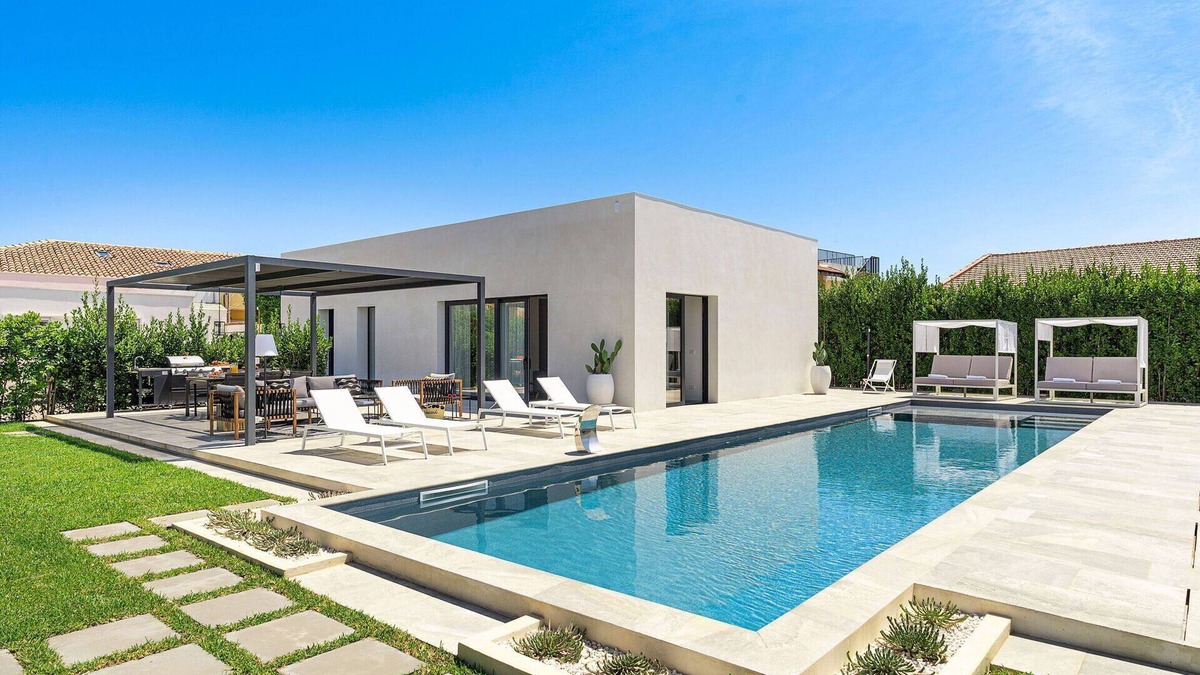 Carrozziere Villa | Villa Bonita - Carrozziere ,Sicily