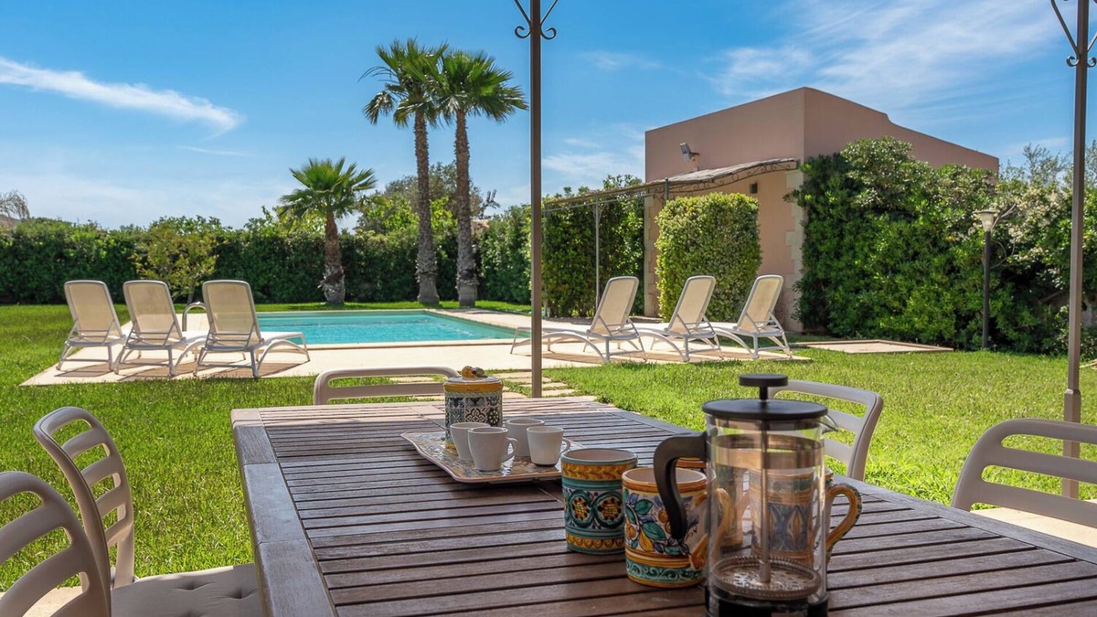 Syracuse Villa | Villa Bouganville by Wonderful Italy