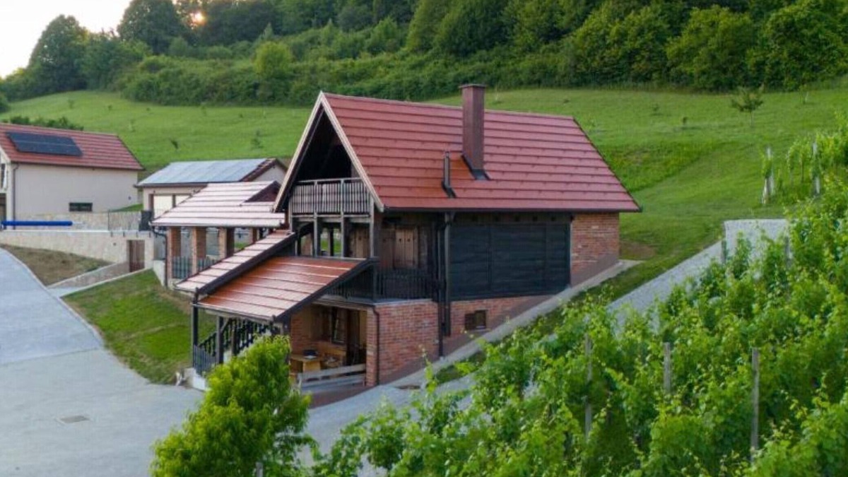 Kalnik Villa | Villa Breg - Four Bedroom Villa with Pool, Hot-Tub and Sauna