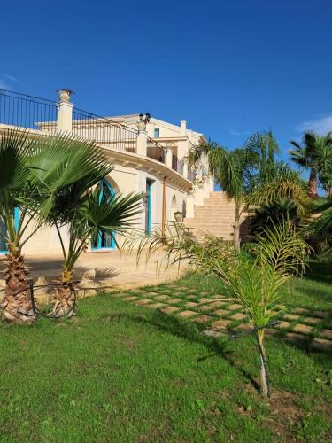 Lentini Villa | Villa Brikinnia
