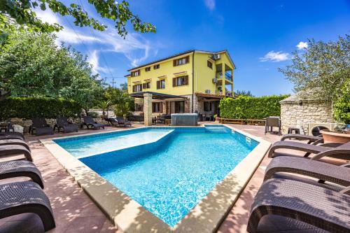 Strpacici Villa | Villa Bucks near Poreč for 20 persons with Sea View, Whirlpool, Sauna & Fitness