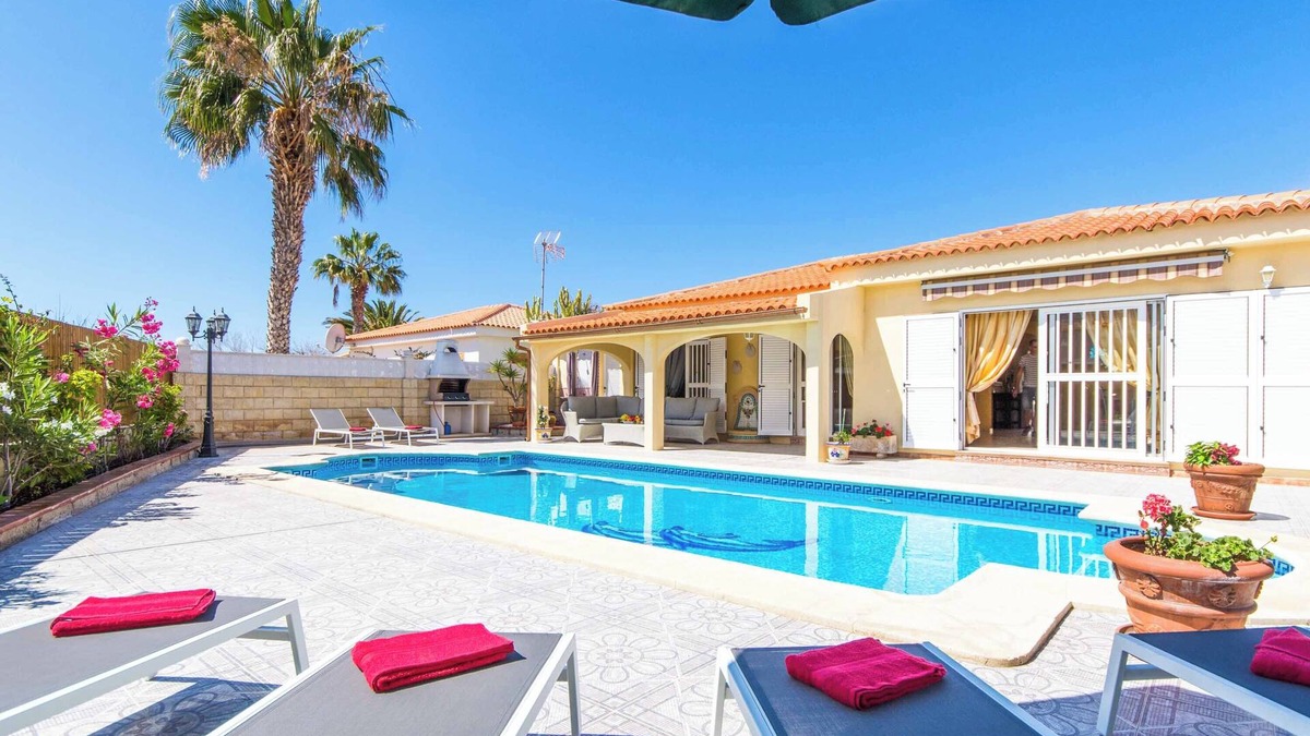 Callao Salvaje Villa | Villa Buganvilla Vistas