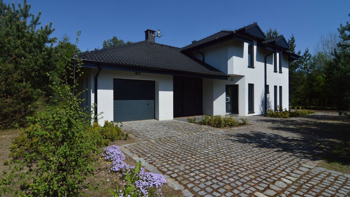 Borne Sulinowo Villa | Villa by Lake in Borne Sulinowo
