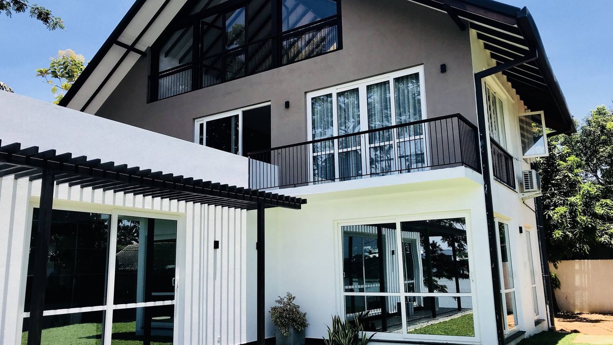 Wattala House | Villa by the Edge (Water front Villa)