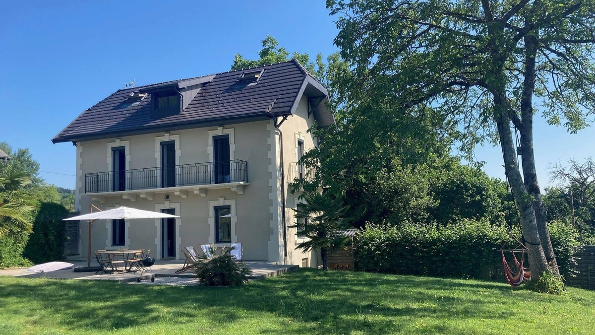 Charvonnex Villa | Villa Côte des Vignes {Annecy 15’ x Geneva 30'}