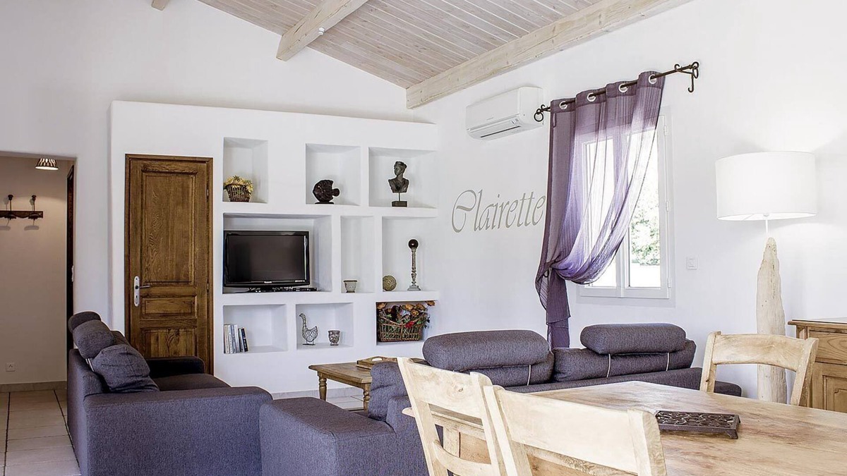 Saint-Maurice-dʼArdeche Villa | Villa Clairette - private terrace and garden
