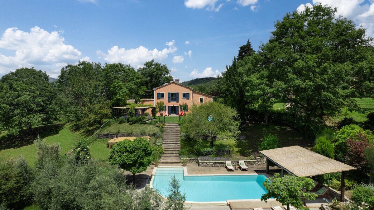 San Casciano dei Bagni Villa | Villa Cascia promoted by WeekHomes.com
