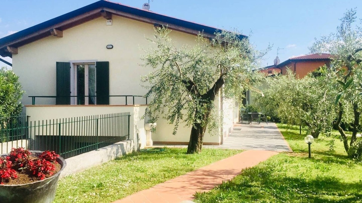 Cisano Villa | Villa "Cà Olea" 140 mq in the countryside only 100 mtr from the lake shore