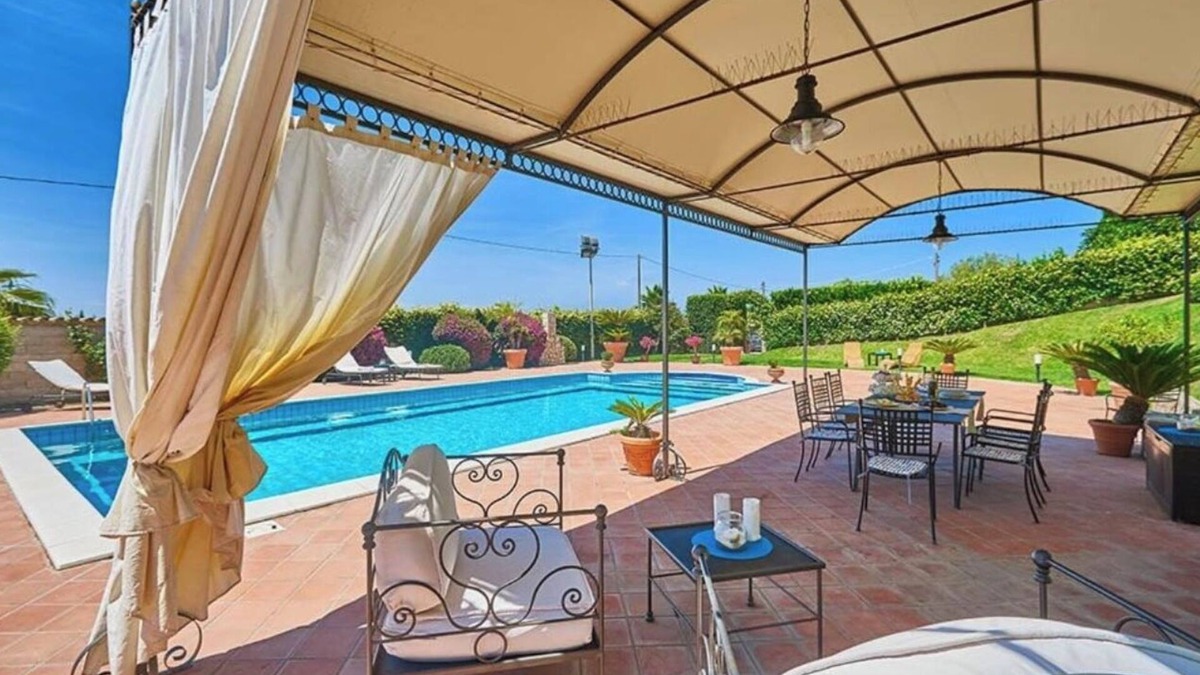 Lentini Villa | Villa Cadinira