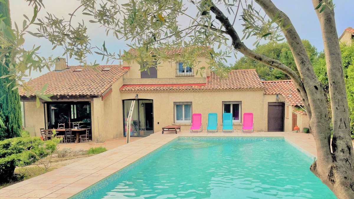 Carnoux-en-Provence Villa | Villa Calme Avec Piscine Proche Calanques de Cassis