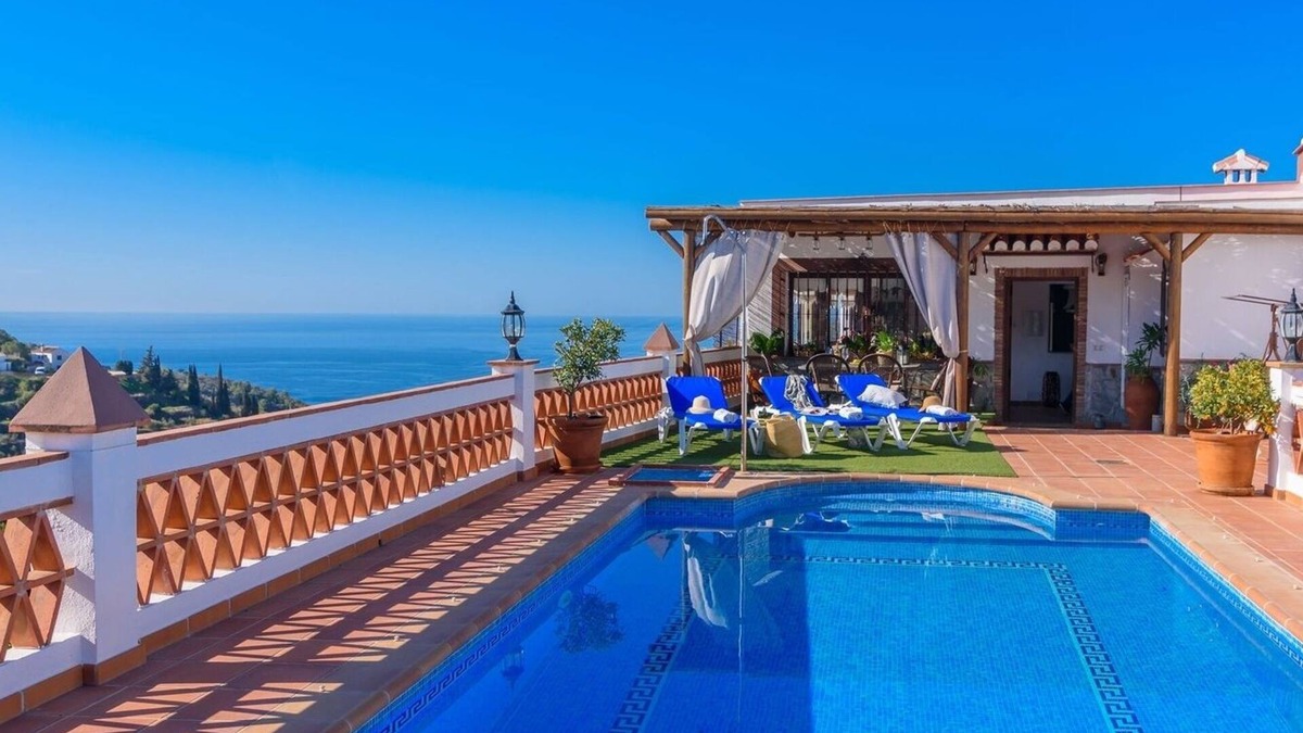 Almunecar Villa | Villa Camarón Almuñécar by Ruralidays
