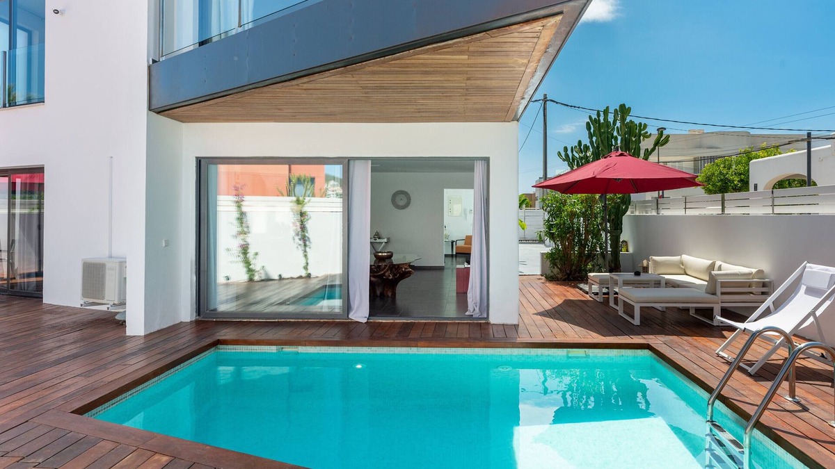 Ibiza Town Villa | Villa "Can Olivera" close to the Sea with Private Pool & Wi-Fi