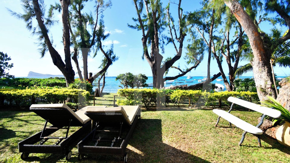 Cap Malheureux House | Villa Cap Malheureux at the water's edge 500 meters from the chapel