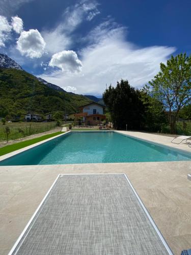 Colico Piano Villa | Villa Carlotta Verde with swimming pool