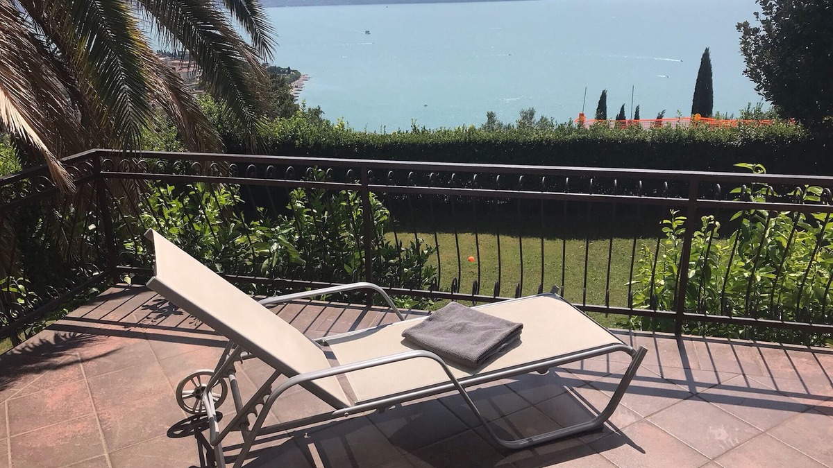 Toscolano Maderno House | Villa Carolin -top location, panoramic view, small pool and 3000sqm for children