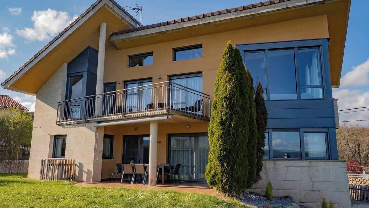 El Rasillo de Cameros Villa | Villa 'Casa El Rasillo' with Lake View, Private Terrace and Wi-Fi