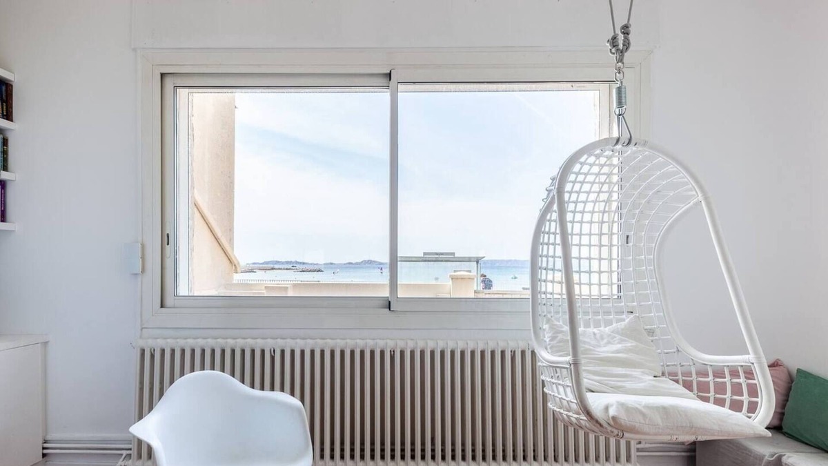 8th Arrondissement Villa | Villa Casa Bianca A/C Bord de Mer