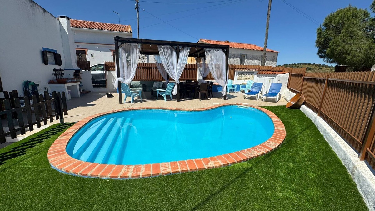 Evora Villa | Villa 'Casa D’ Avó Lita' with Private Pool, Private Terrace and Wi-Fi