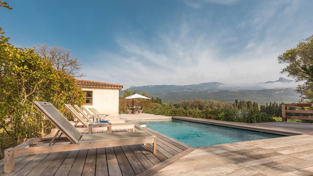 Figari Villa | Villa 'Casa Di Pruno' with Private Pool, Wi-Fi and Air Conditioning