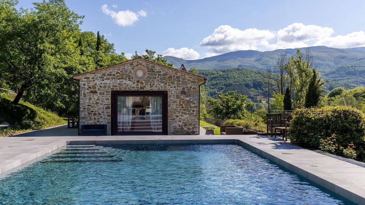 Castel Focognano Villa | Villa Casentino - Large Country House with private swimming pool in Capolona, Tuscany