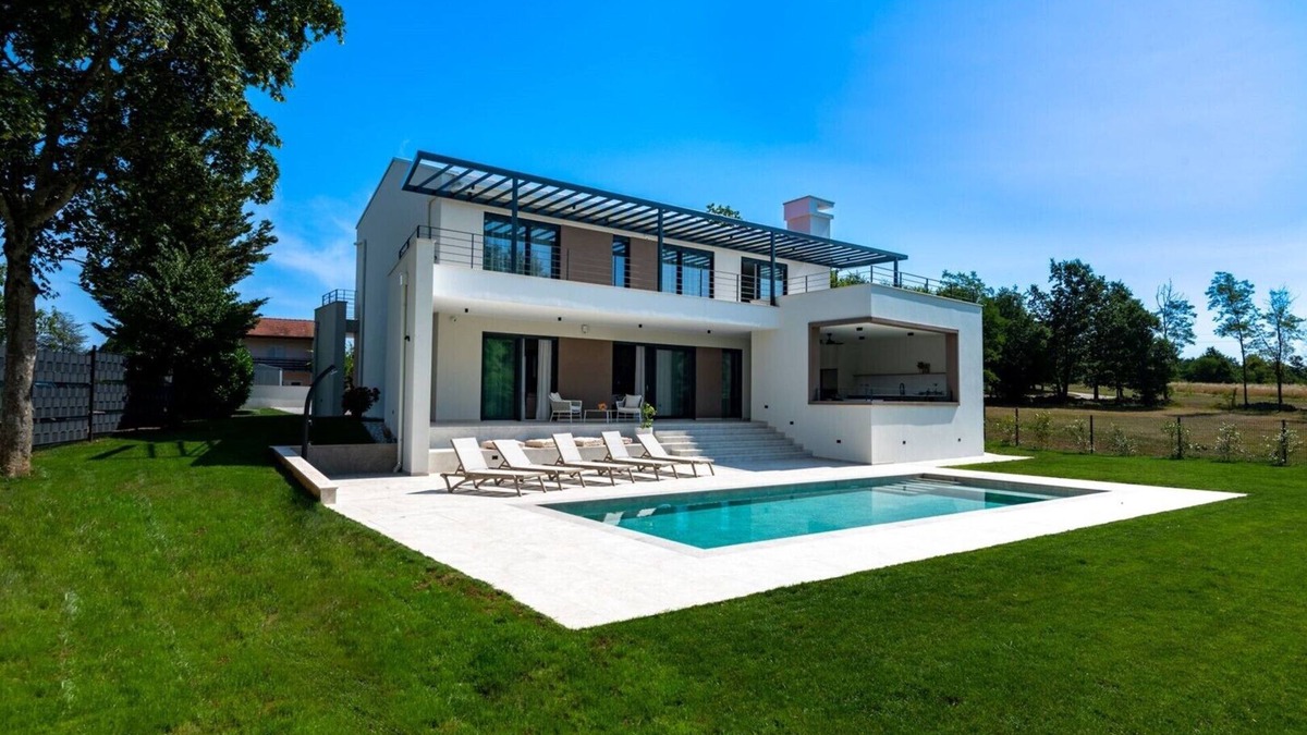 Heki Villa | Villa Castanea – Stylish 3-Bedroom Villa with Private Pool in Peaceful village