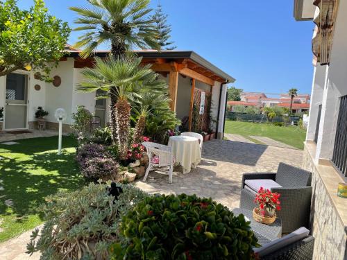 Cellole Bed & Breakfast | Villa Cecilia Bed and Breakfast