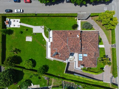 Dalmine House | Villa Celine