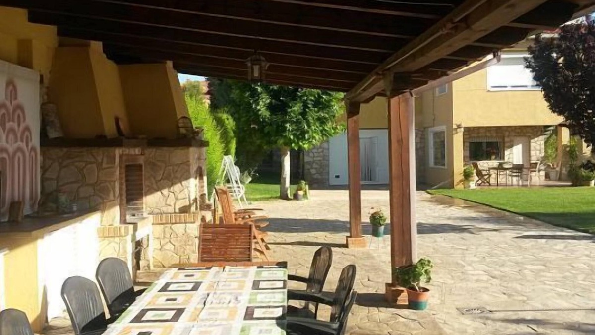 Villar de Olalla Cottage | VILLA-CHALET at 7 Km from Cuenca capital IDEAL GROUPS FRIENDS AND FAMILIES