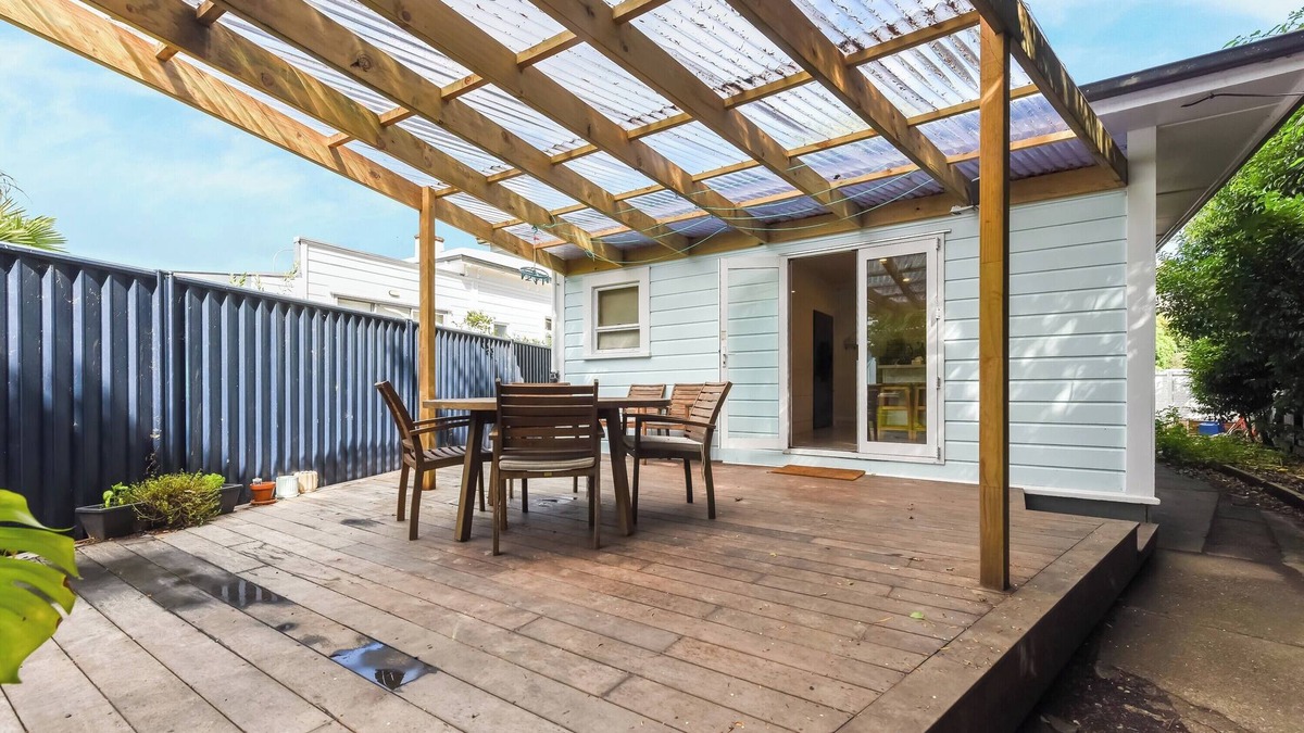 Nelson South House | Villa Charm - Nelson Holiday Home
