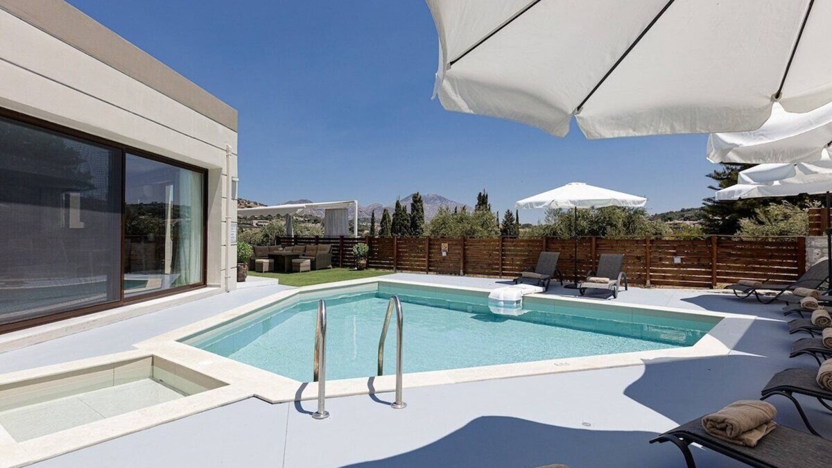 Perama Villa | Villa Chnaris - Private Pool and Sauna