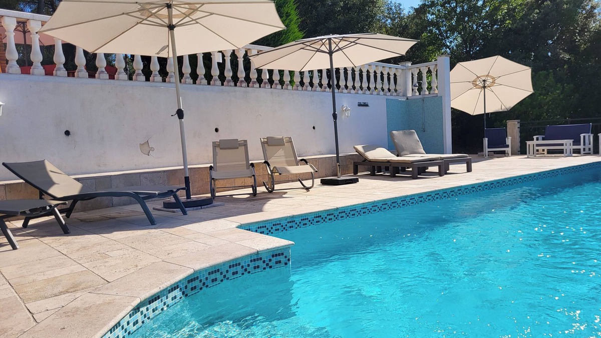 Carces Villa | "Villa Christine" - completely private with (heated) pool, beautiful views