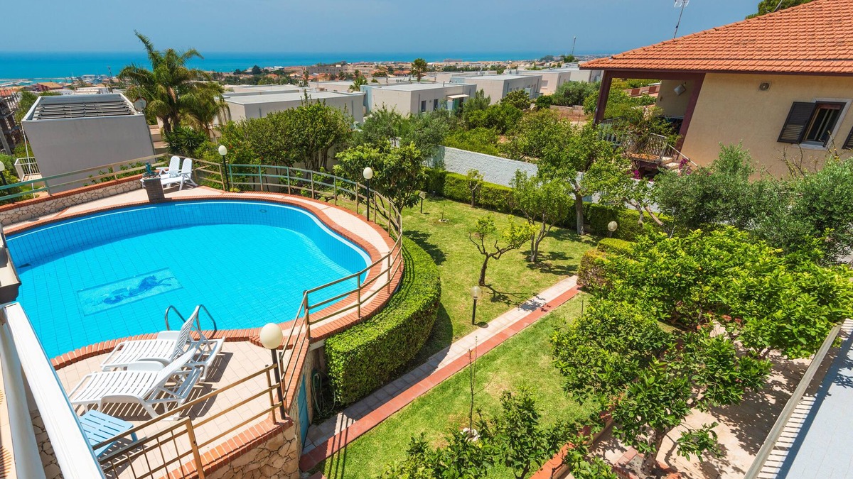 Nave Villa | Villa "Cielo e Mare" spacious villa with splendid sea view and private swimming pool
