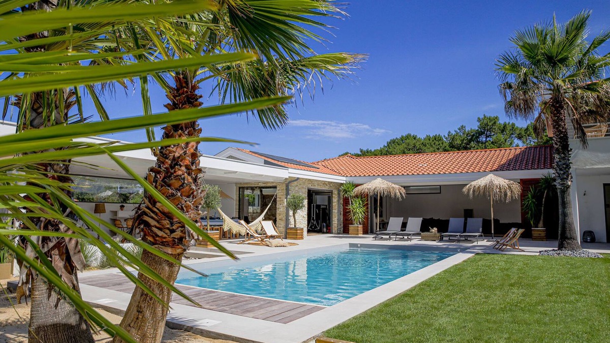 Vieux-Boucau-les-Bains Villa | VILLA CLARIS, BIG HOUSE 300 METERS AWAY FROM THE BEACH