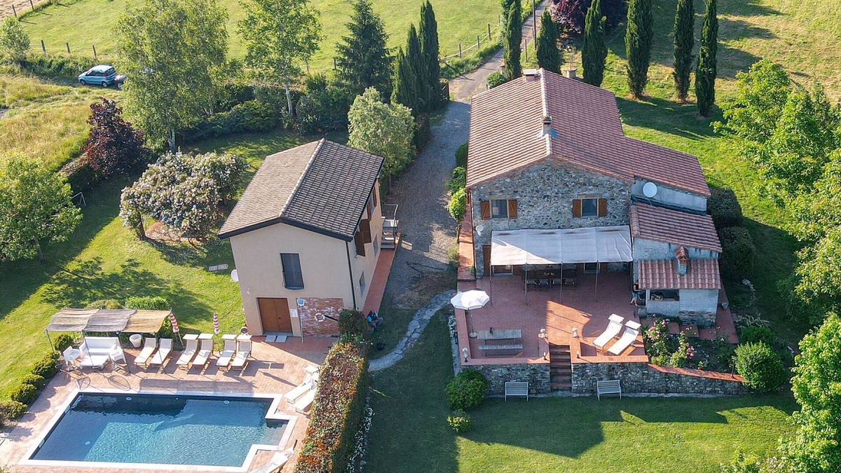 Aulla Villa | VILLA CLAUDIA 14P By VILLASRETREATS, W/Pool, BBQ, Kids Area near 5 Terre
