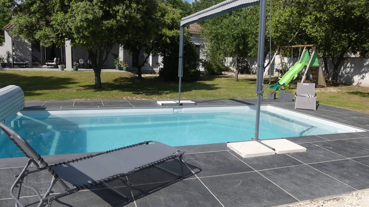 Saint-Didier Villa | Villa Climatisée Avec Piscine Pour 6 Personnes sur Terrain Clos