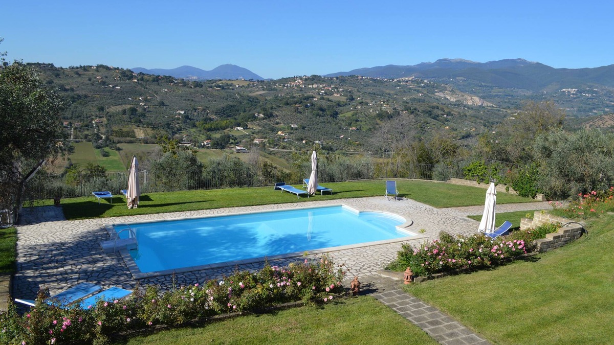 Fara in Sabina Apartment | Villa Collebelvedere - West Apartment - Home Restaurant