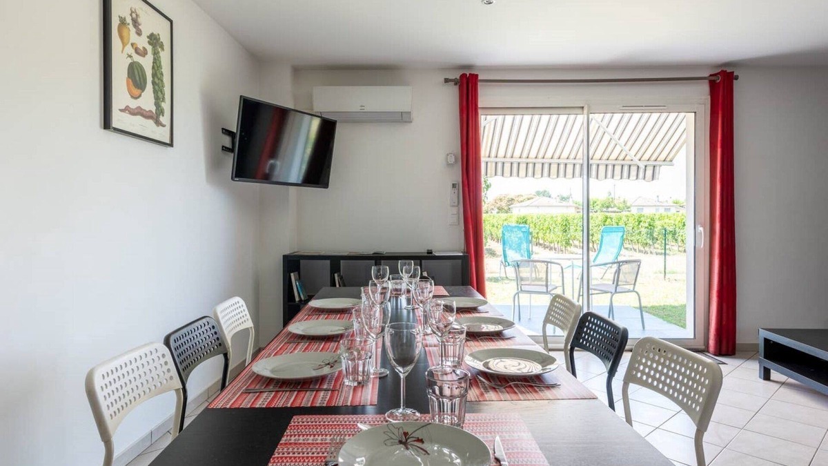 Libourne Villa | Villa, composed of a 1 bedroom,