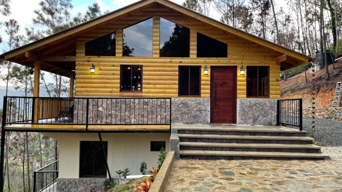 Jarabacoa Villa | Villa con la Mejor Vista, Privacidad, Piscina & Chimenea