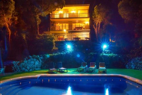 Santa Susanna House | Villa con piscina privada climatizada 29ºC