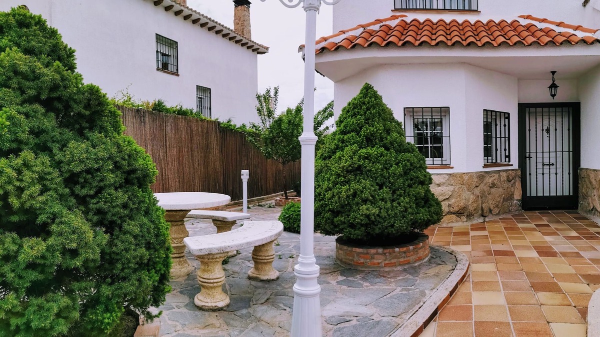 Carranque House | Villa con piscina privada cerca de Parque Warner