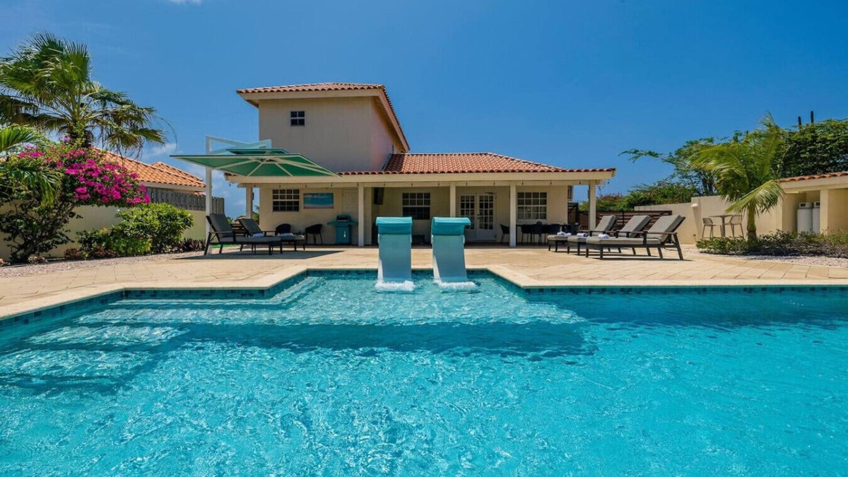 Boroncana Villa | Villa con Torre by Bocobay Tranquil Luxe Villa