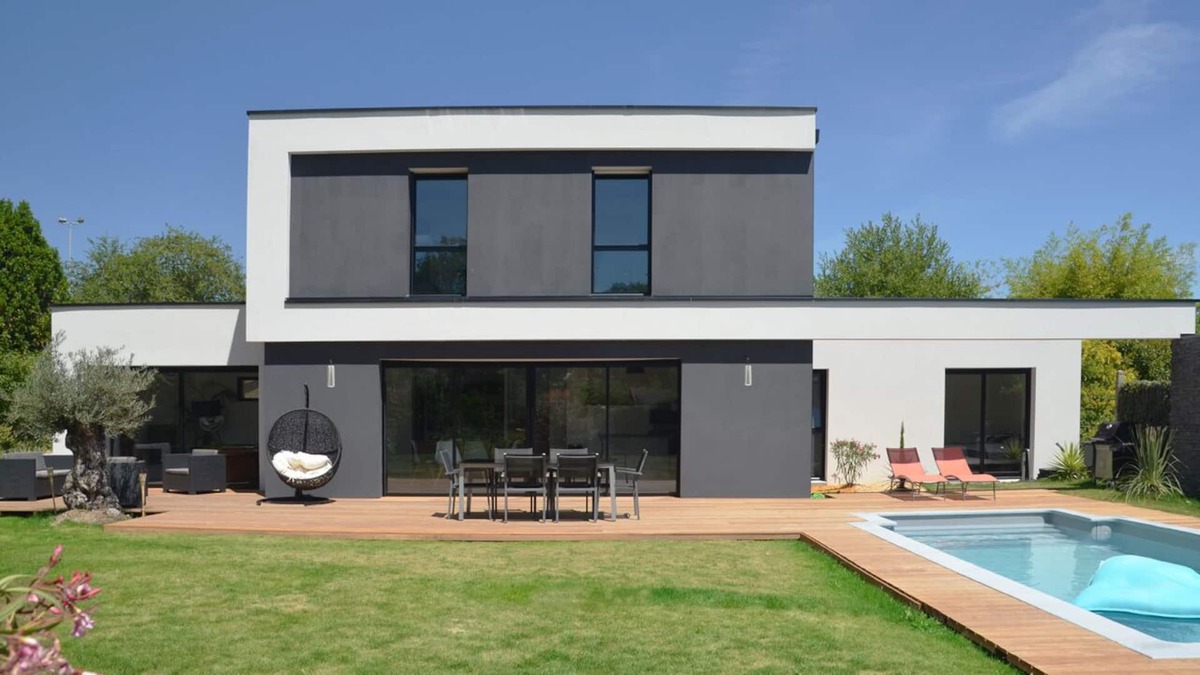 Sautron Villa | Villa Contemporaine Avec Piscine a Proximité Immédiate des Commerces