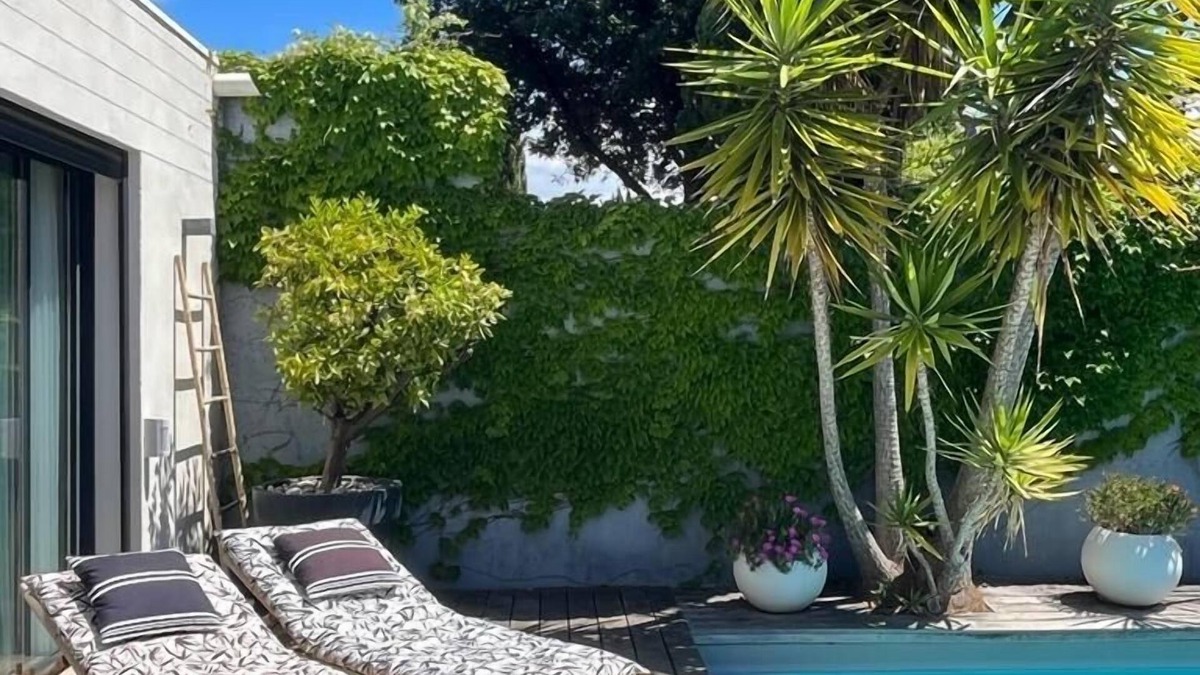 8th Arrondissement Villa | VILLA Contemporary Pointe Rouge